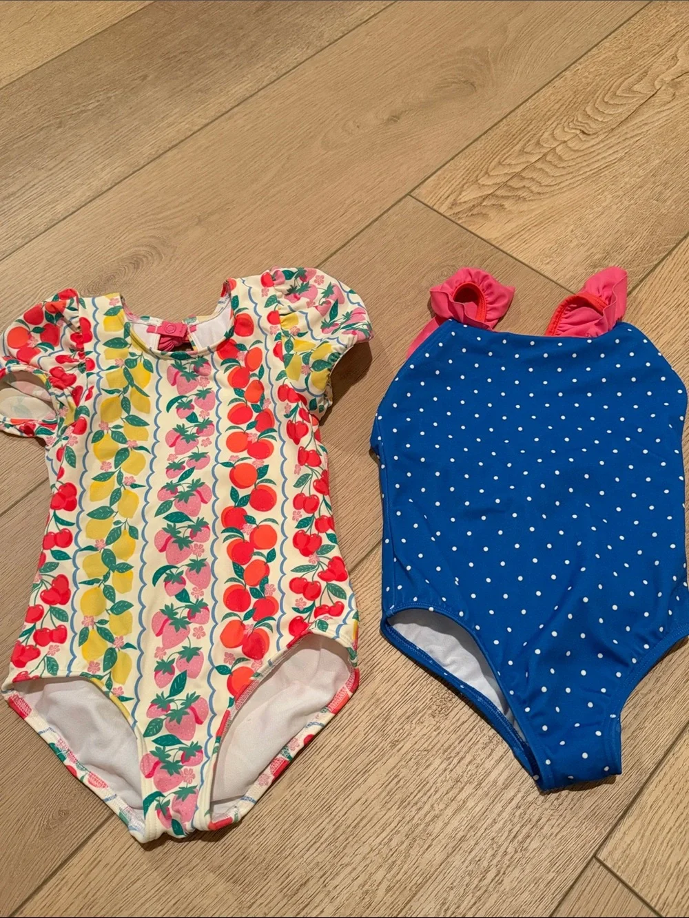 Mini Boden. Set of 2 swimsuits. Size 3/4Y. Like new.
